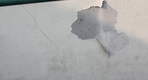 塗装剥がれとクラック